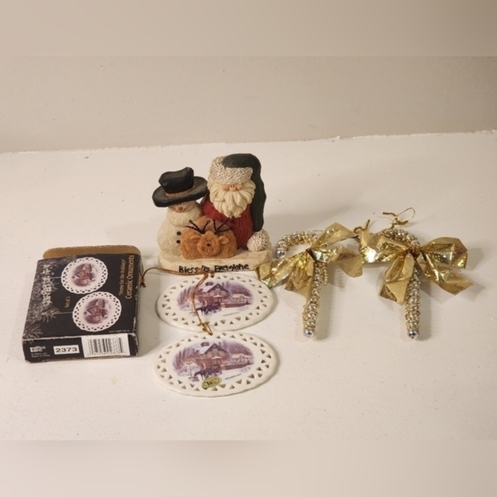 Lot of 2 Douglas Laird " Home for the Holidays " Ceramic Christmas Ornaments VGC